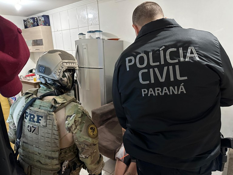 Ação conjunta da PRF, PC e PM realiza prisão de membro de quadrilha em Cascavel
