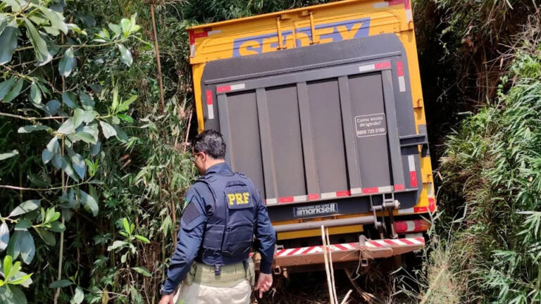 Caminhão que foi apreendido com maconha em Cascavel era furtado, diz Correios