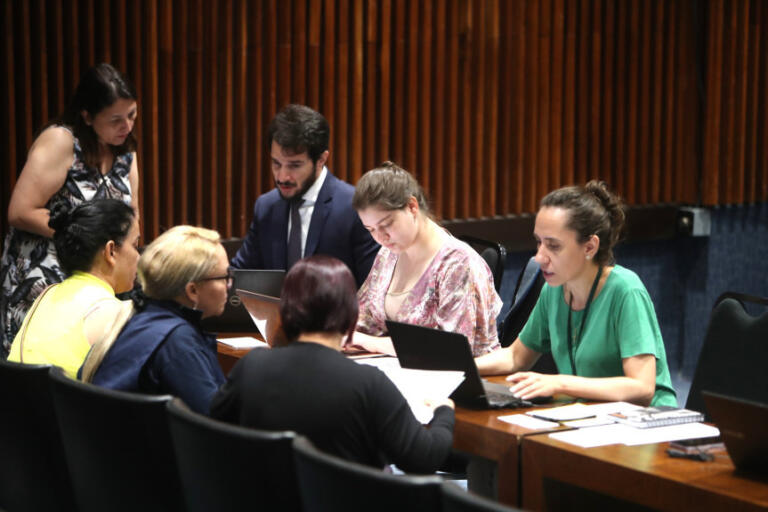 Mutirão da Defensoria Pública na Assembleia promoveu orientações jurídicas voltadas às questões de saúde