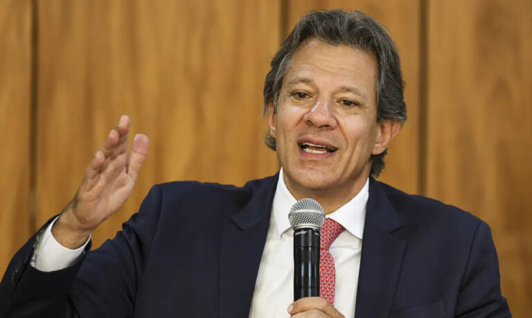 Haddad confirma mecanismo para liberar FGTS de quem usou saque-aniversário