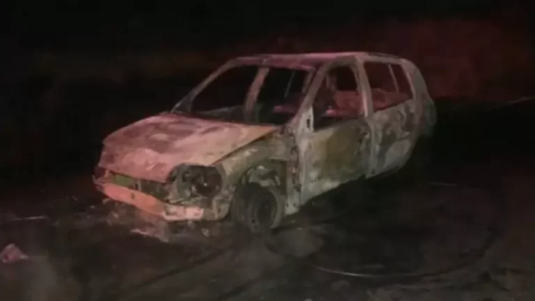 Clio é destruído em incêndio na BR-163 