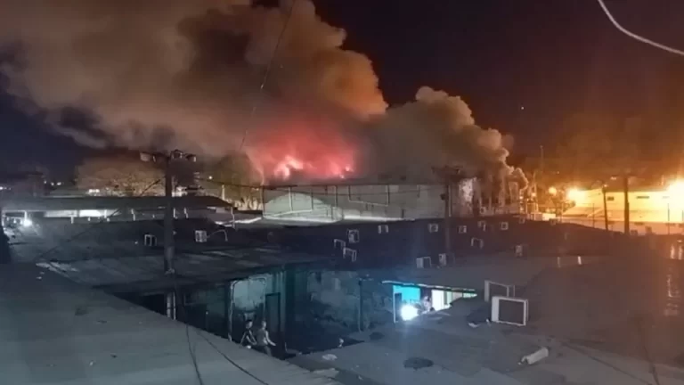 Incêndio destrói ala de penitenciária com 153 detentos em Cidade do Leste