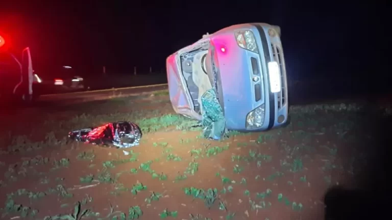 Condutor morre após capotar carro na PR-317 em São José das Palmeiras