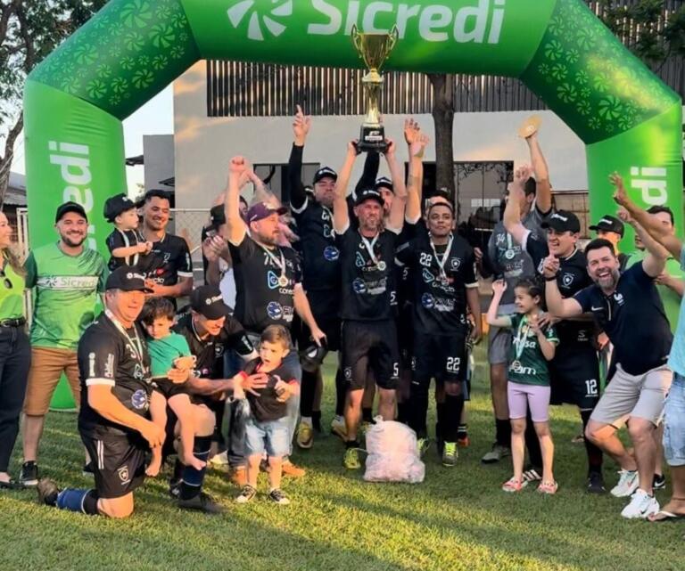 Conecta Oeste/Fiv5 Assessoria de Importação é campeã do 5º Futebol Suíço Sicredi/Multifestas