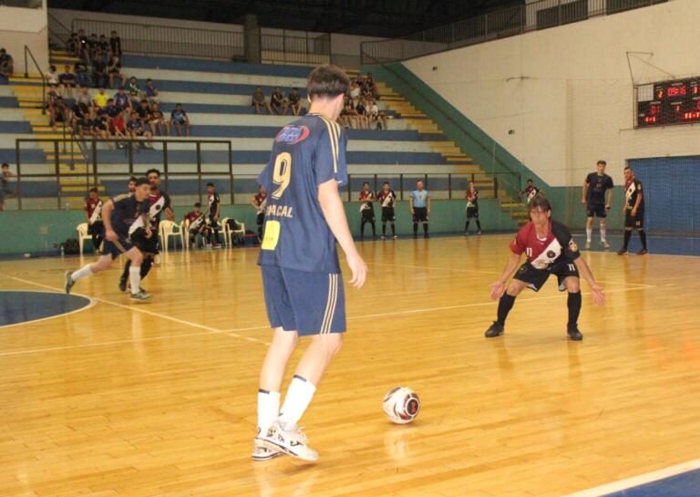 Tintas Rondon e Domus/Esquina Beer/Multifestas são os primeiros semifinalistas do Municipal