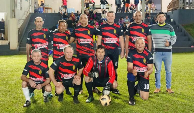 Jardim Primavera e Masterway avançam à semifinal do Municipal Máster