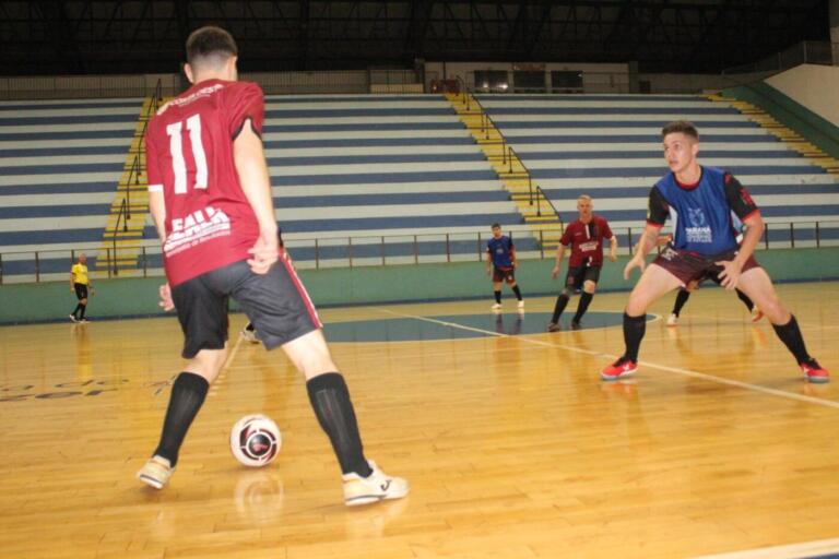 Goleadas colocam Bianchessi e Good Beer na semifinal do Municipal de Futsal