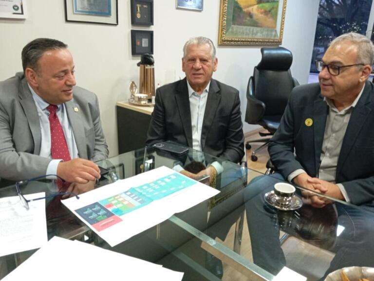 Prefeito eleito de Toledo viaja a Curitiba para acelerar projetos