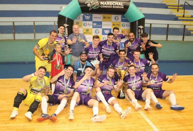 É TETRAAA! Domus/Esquina Beer/Multifestas é campeã do Municipal de Futsal com gol no fim da prorrogação