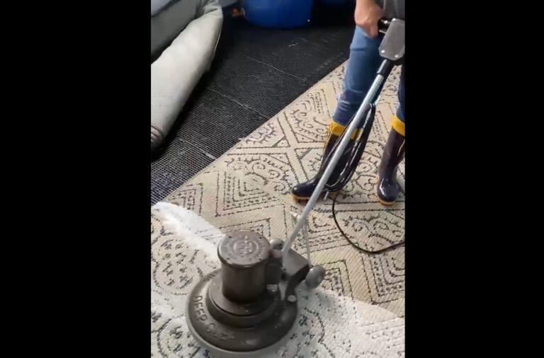 Marechal Rondon ganha lavanderia especializada para tapetes