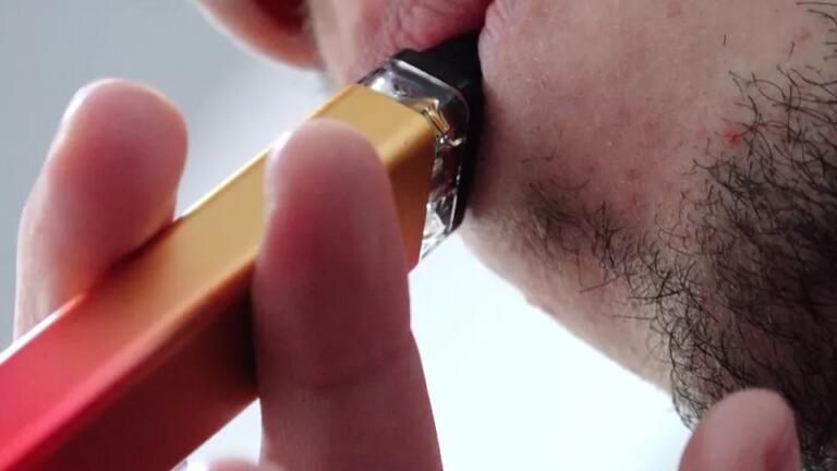 Comerciante flagrado vendendo cigarros eletrônicos terá o CNPJ suspenso