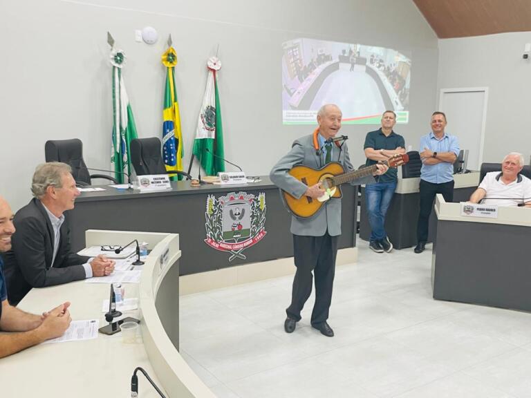 Musicista Henrique Neumann é homenageado pelo Legislativo rondonense