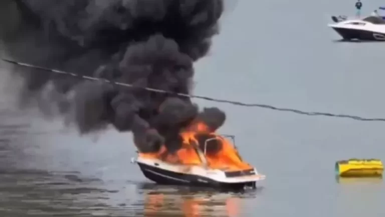 Lancha com 10 pessoas pega fogo em Porto Rico