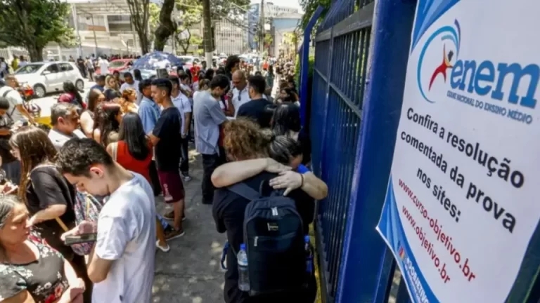 Polícia Federal investiga vazamento de imagens da prova do Enem 2024