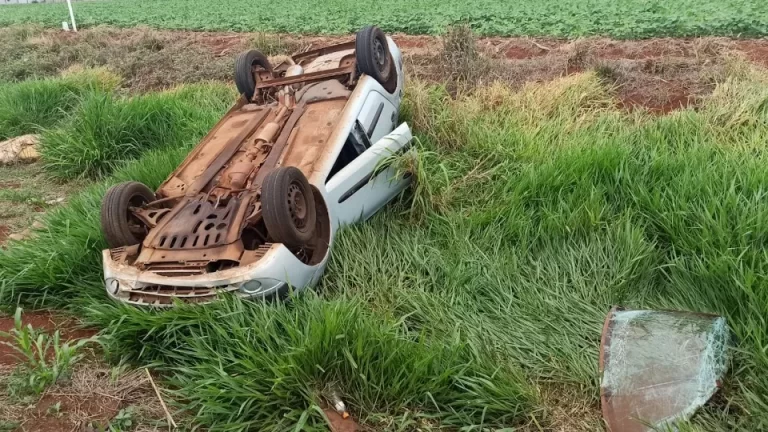 Vó e neta ficam feridas em capotamento na BR-163 em Toledo