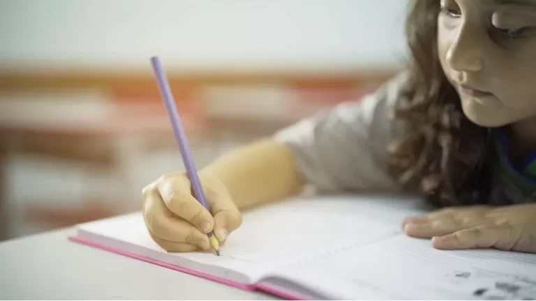 Cascavel recebe Selo Ouro de Alfabetização do MEC com nota 100