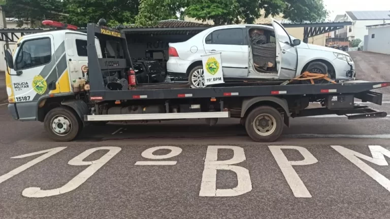Homem é preso após perseguição com carro carregado de cigarros contrabandeados