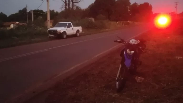 Batida lateral deixa motociclista ferido em Marechal Rondon