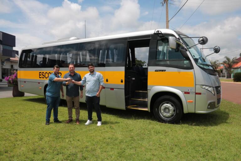 Novo veículo reforça frota da Secretaria Municipal de Educação de Maripá