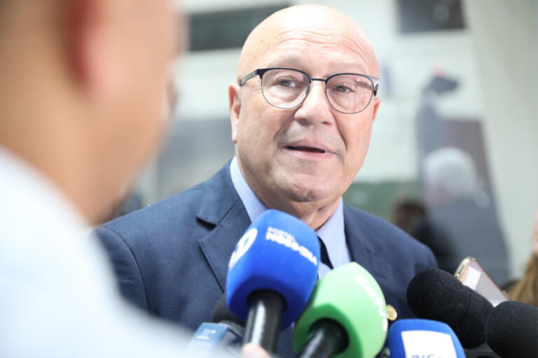 Luiz Claudio Romanelli propõe audiência para discutir problemas de tráfego em rodovias do Paraná