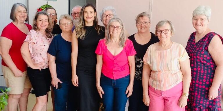 Feira de artesanato acontece em dezembro na praça da Igreja Católica em Marechal Rondon