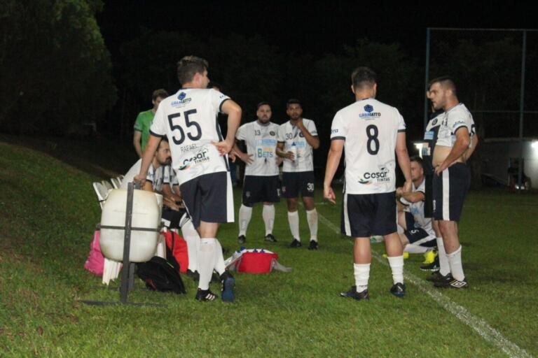 Aston Peira goleia Primavera e segue 100% no Municipal de Futebol Suíço