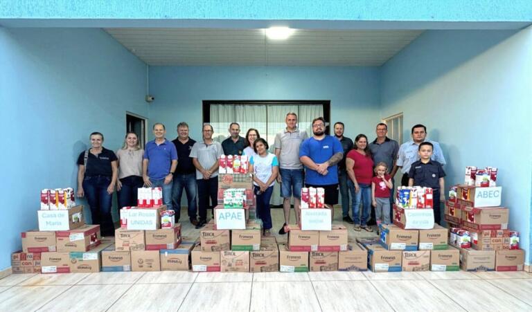 Campanha da Igreja Cristo É Vida e Escoteiros Harpia distribui 820 litros de leite a entidades rondonenses