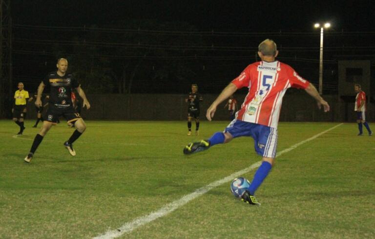 Edson PY Lavacar goleia Botafogo e se garante na semifinal do Municipal Veterano