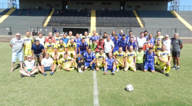 Ex-atletas do Marechal EC e AABB Máster fazem amistoso comemorativo no Valdir Schneider