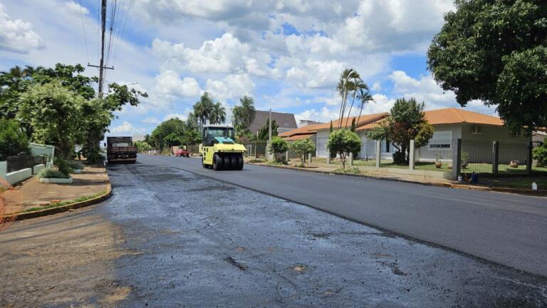 Começa recape asfáltico na Rua Dom João VI sentido centro/bairro em Marechal Rondon