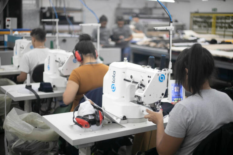 Indústria registra maior taxa de crescimento de empregos no Paraná em 2024