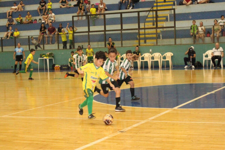 Escola Coxa e AACC/Copagril movimentam a Copa Karl Schmidt