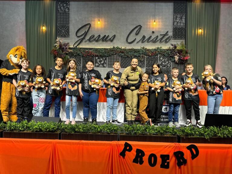 Formada nova turma do Proerd; confira quem foram os estudantes premiados