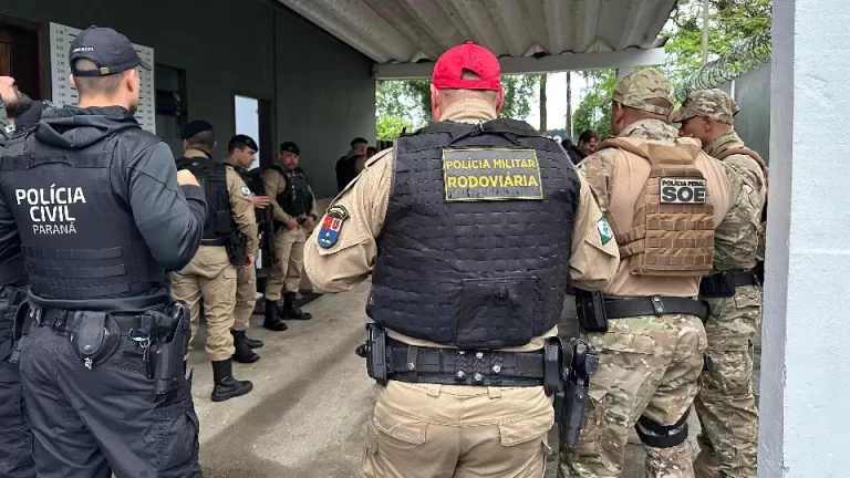 Forças de segurança cumprem 15 mandados de busca e apreensão no litoral do Paraná