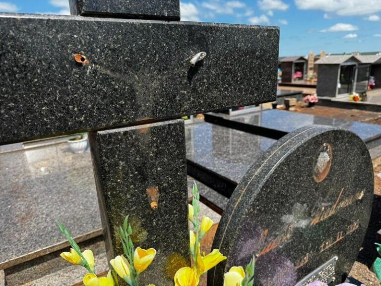 30 túmulos e jazigos são arrombados e danificados em Nova Santa Rosa