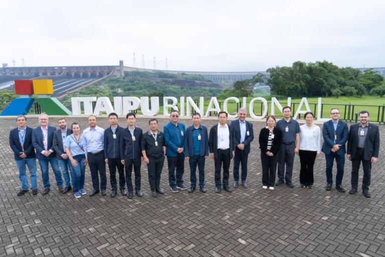 Itaipu recebe comitiva da corporação chinesa Três Gargantas