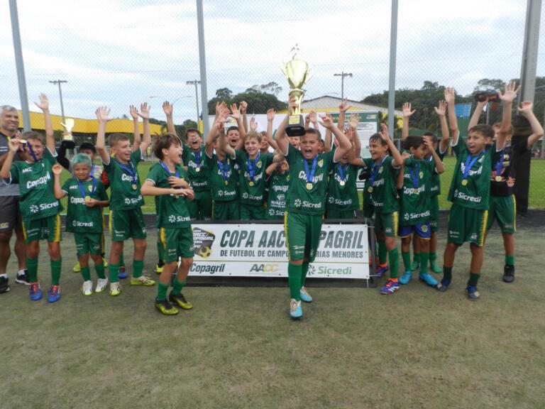 Sub-11 da AACC é campeão da Copa Copagril de Futebol