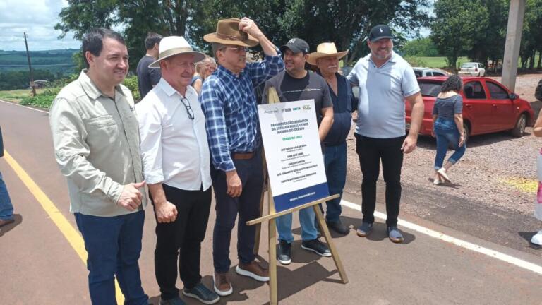 Parceria entre Itaipu e prefeitura de Toledo permite renovação da estrada do Morro do Otávio
