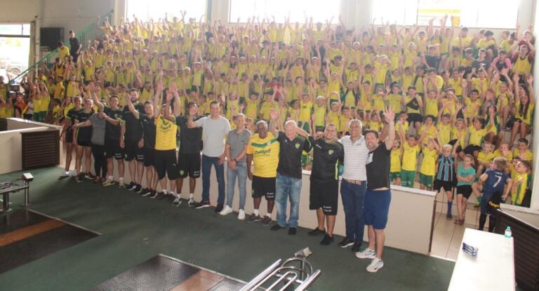 Temporada das escolinhas da AACC chega ao fim com festa para centenas de crianças