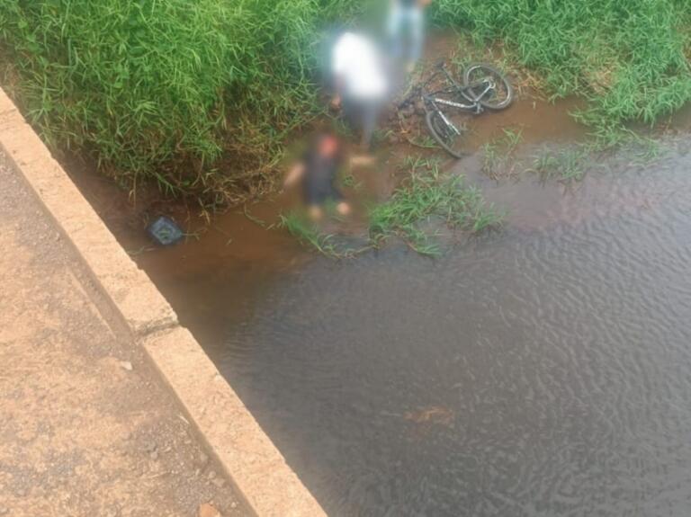 Ciclista fica gravemente ferido ao cair de ponte em Guaíra