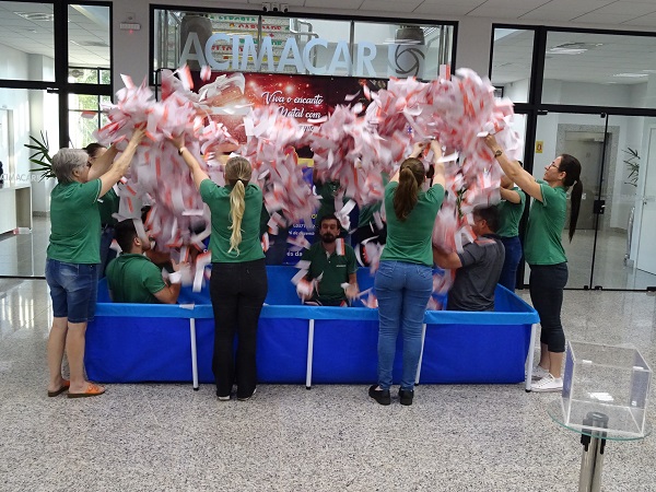 Conheça os consumidores contemplados na campanha Natal Premiado Acimacar