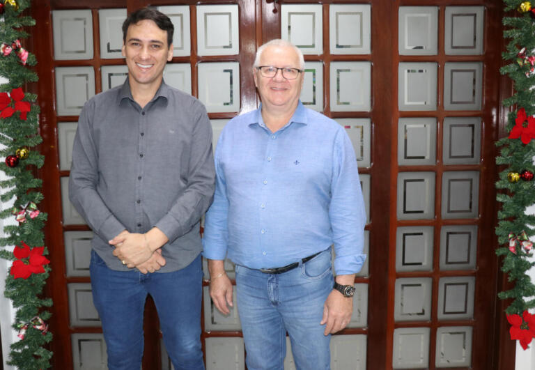 Pato Bragado recebe César e Paulinho para show da virada