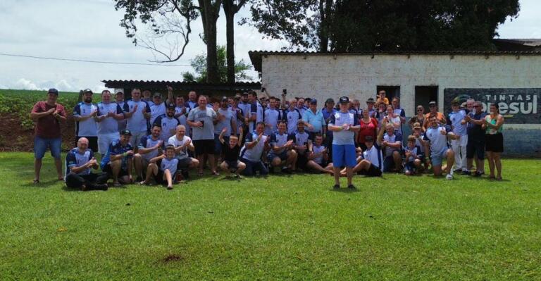 Ícone do futebol rondonense, Sadi Hardt recebe homenagem de ex-jogadores do Novo Horizonte