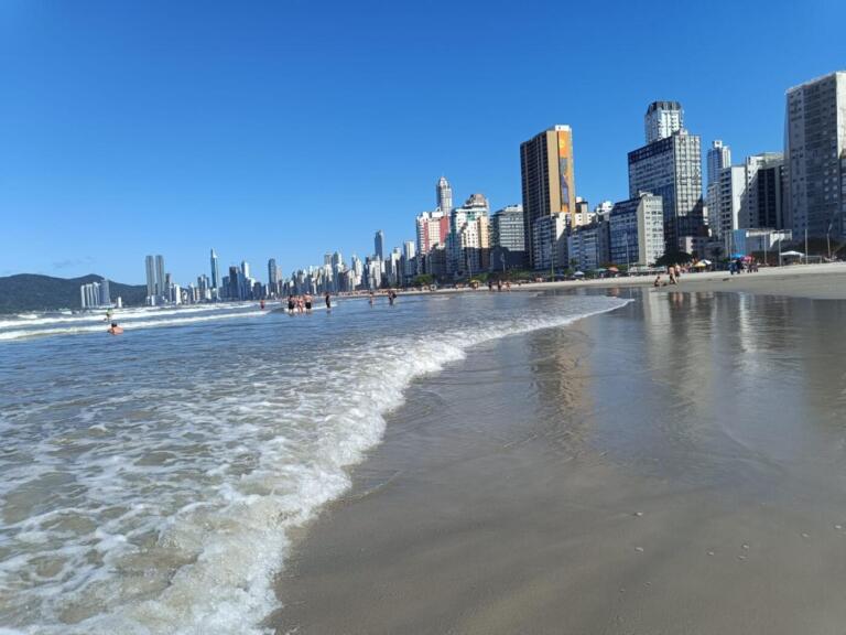 Como será o clima em janeiro? Veja o que prevê a MetSul