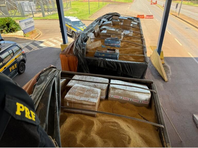 PRF prende homem com carga de eletrônicos escondida em bitrem em Guaíra