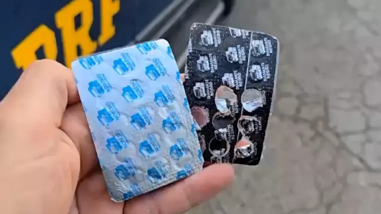 Cartelas de rebites são encontradas com caminhoneiro