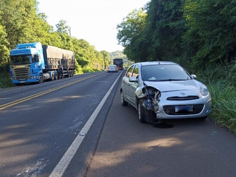 Acidente envolve três veículos na BR-163 em Mercedes