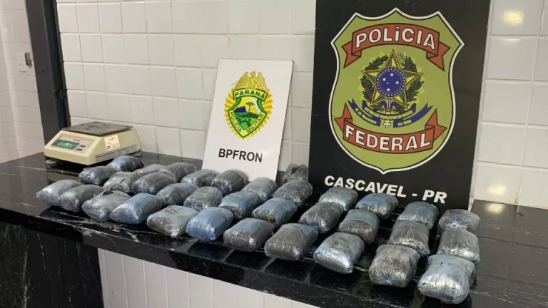 Mulher é presa com 7,4 quilos de haxixe durante abordagem em Cascavel