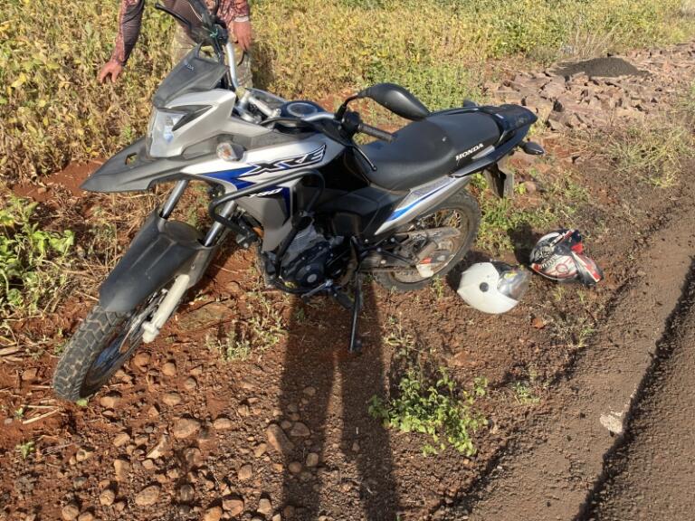 Acidente no interior de Mercedes deixa casal ferido