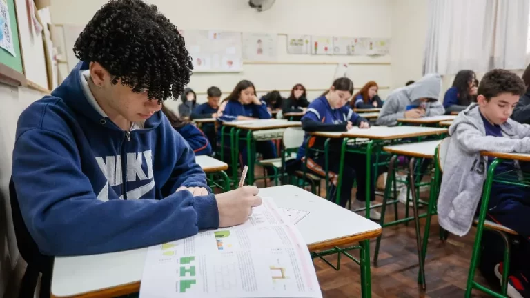 Ministério Público pede suspensão do edital de chamamento do Programa Parceiro da Escola